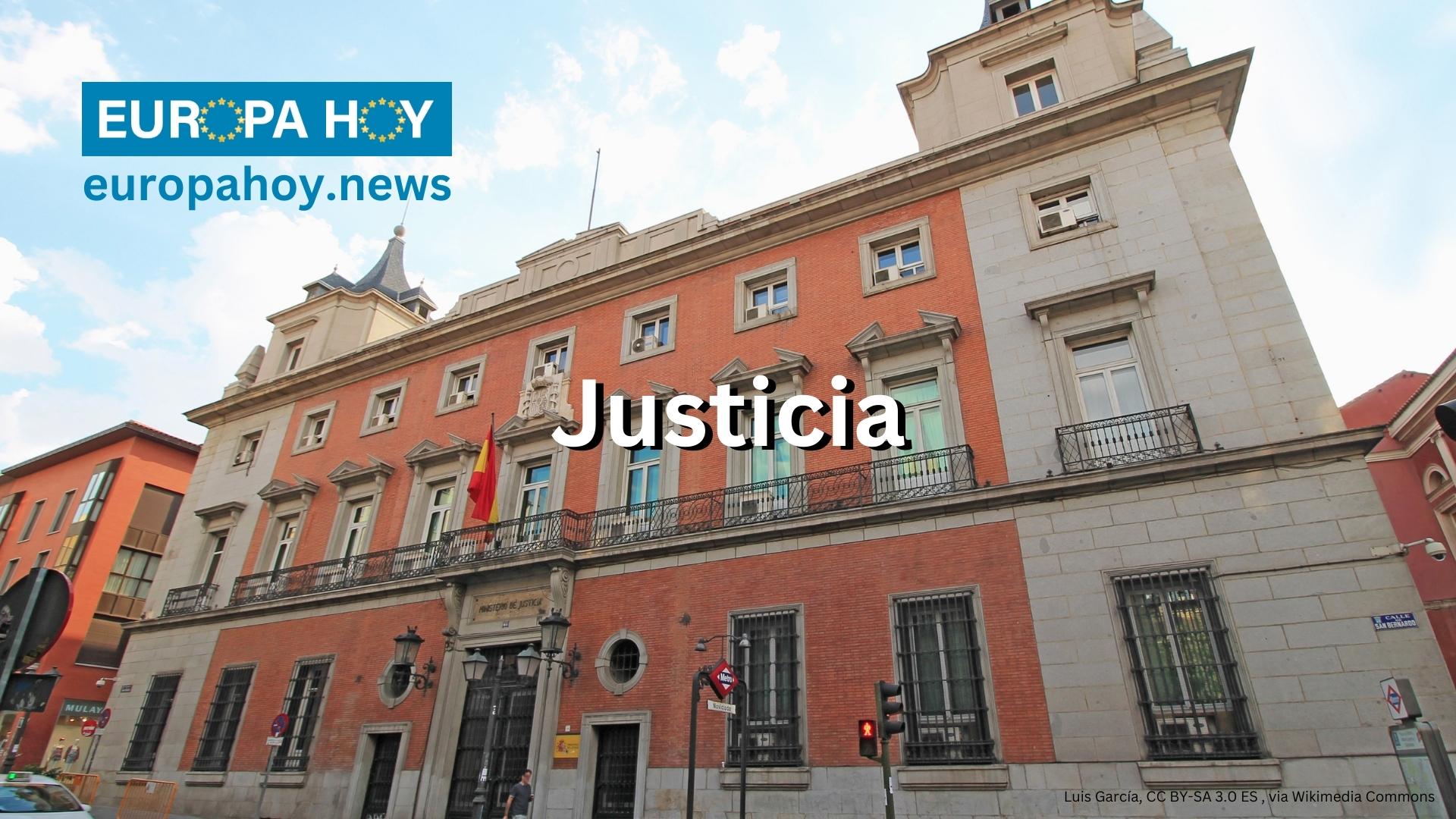 Fachada este del Ministerio de Justicia de España, en el nº 45 de la Calle de San Bernardo de Madrid.